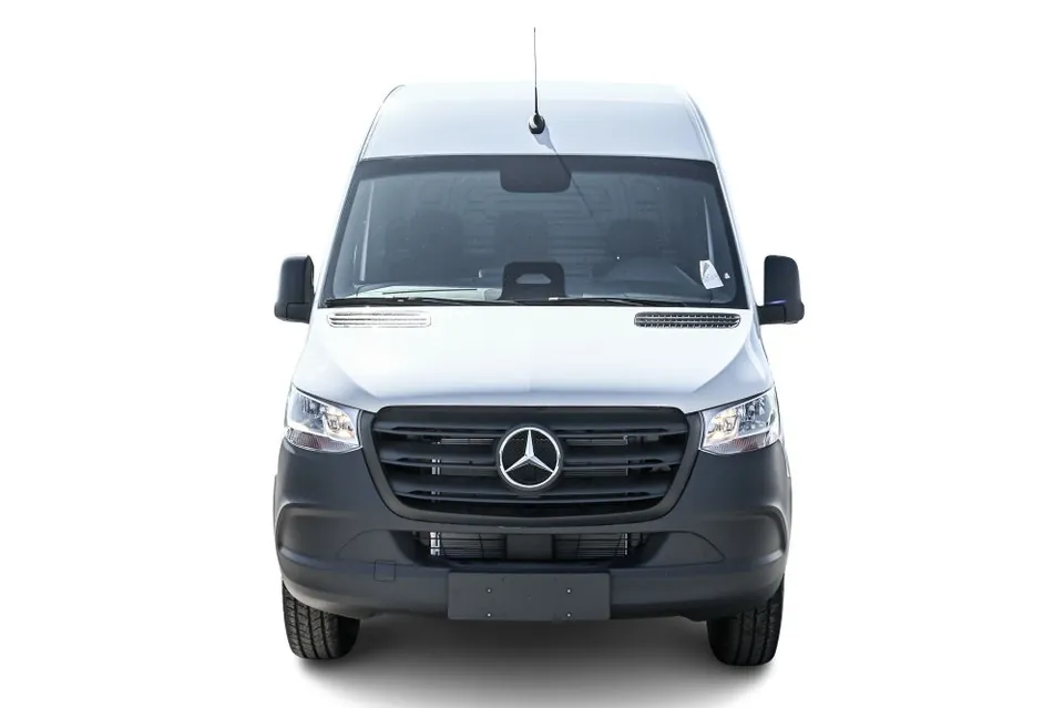 Mercedes-Benz Sprinter 2026 photo 2