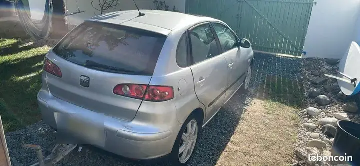 Seat Ibiza 2004 photo 3
