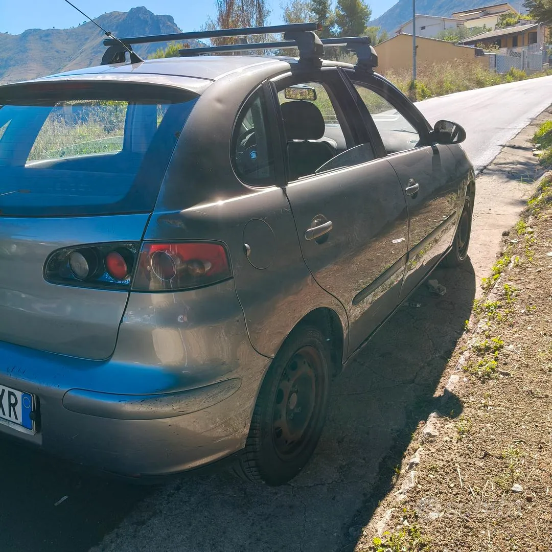 Seat Ibiza 2003 photo 2