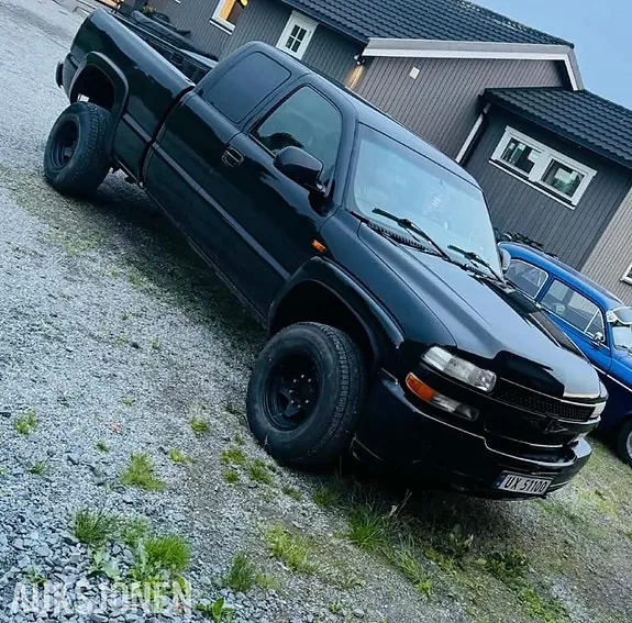 Chevrolet Silverado 2002 photo 4