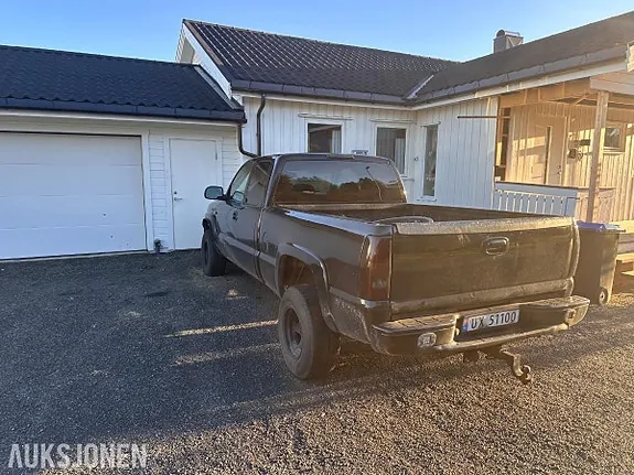 Chevrolet Silverado 2002 photo 2