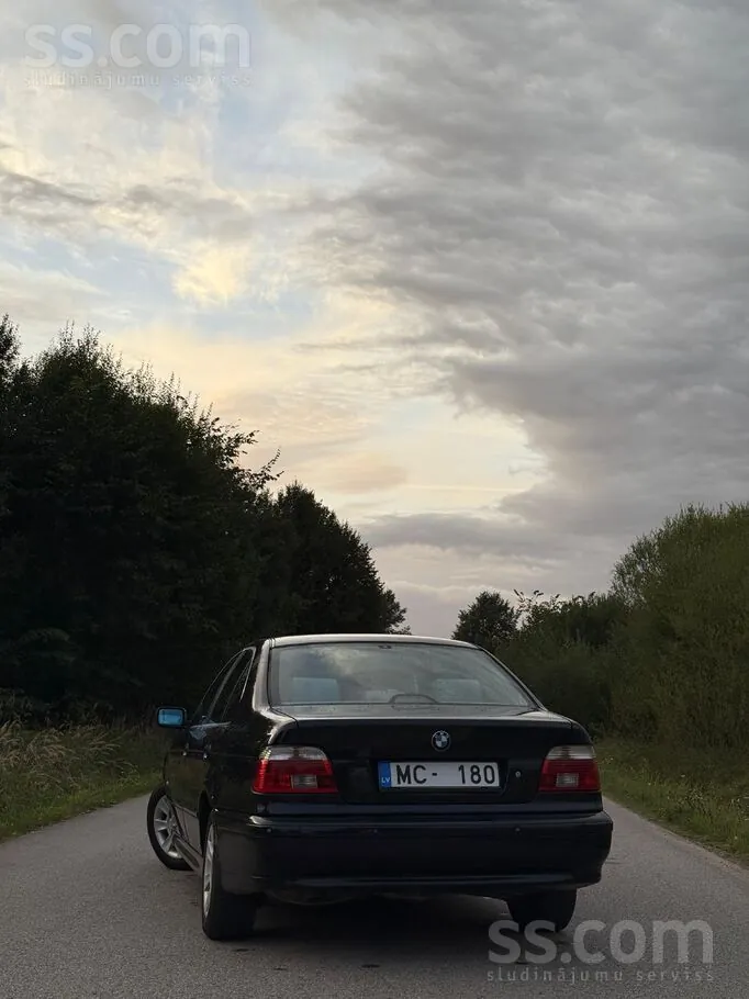 BMW 520I 2001 photo 2