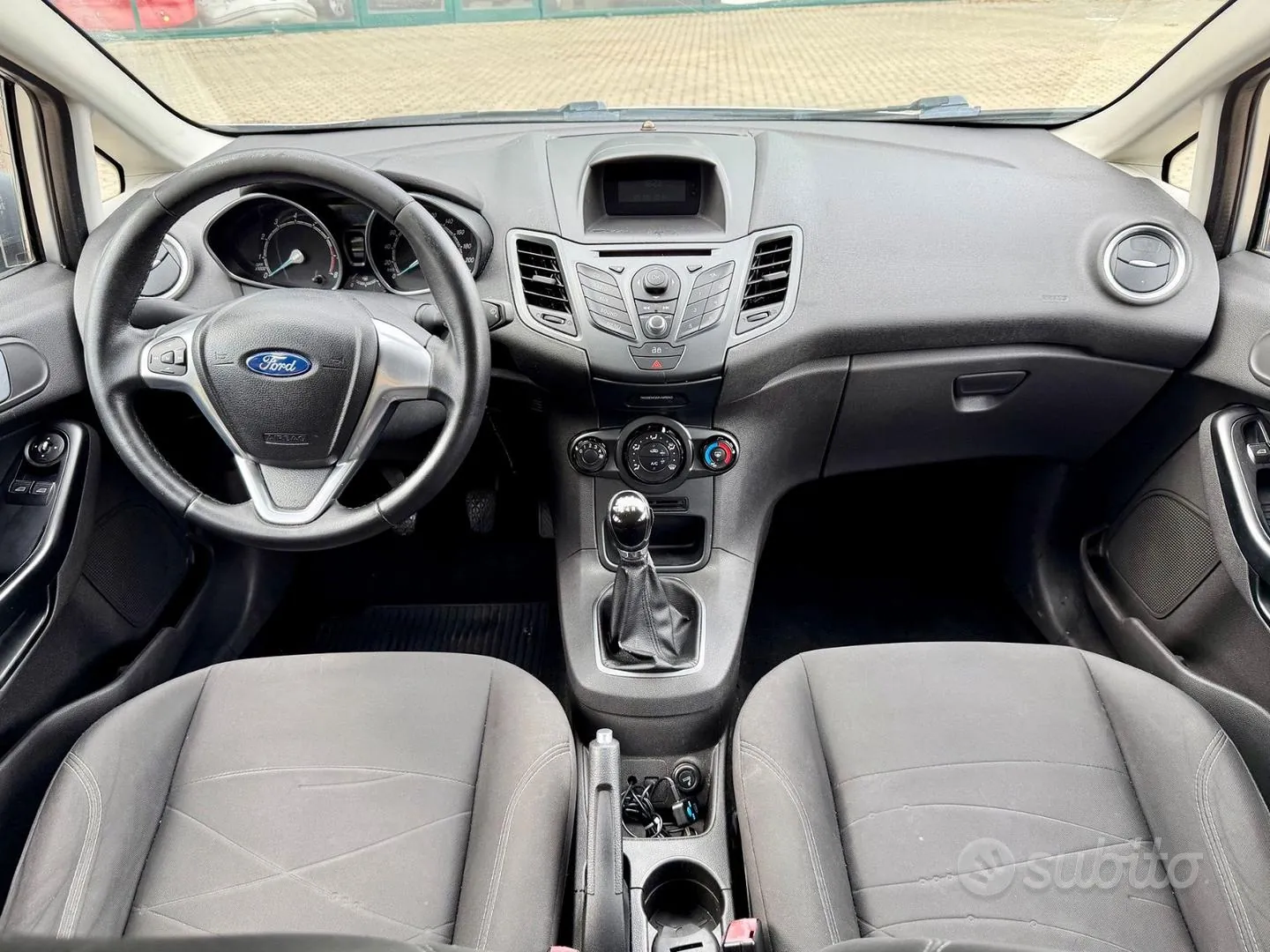 Ford Fiesta 2014 photo 4