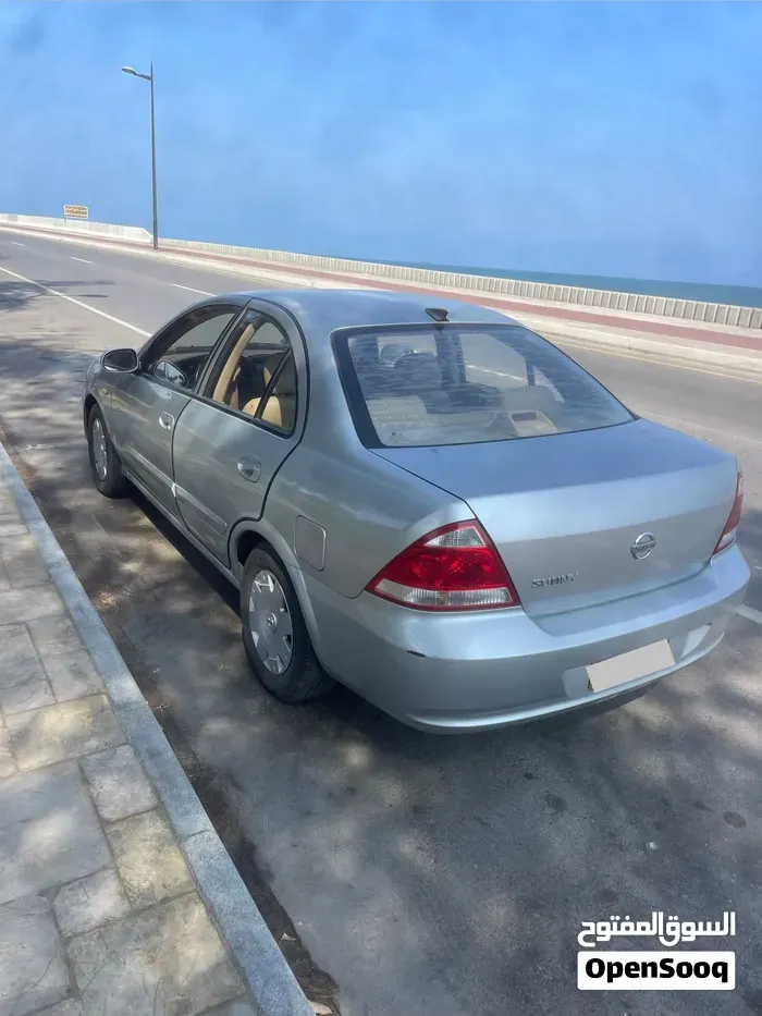 Nissan Sunny 2012 photo 2