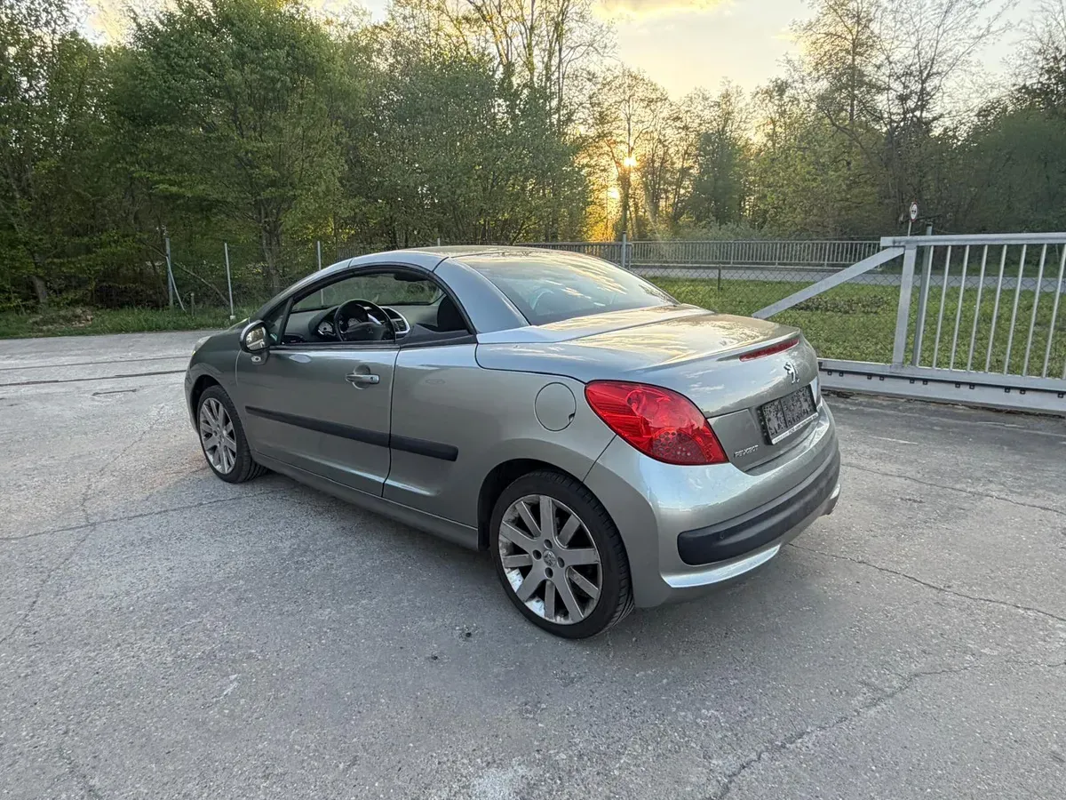 Peugeot 207 2008 photo 3