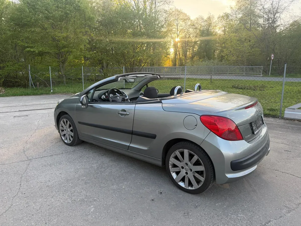 Peugeot 207 2008 photo 2