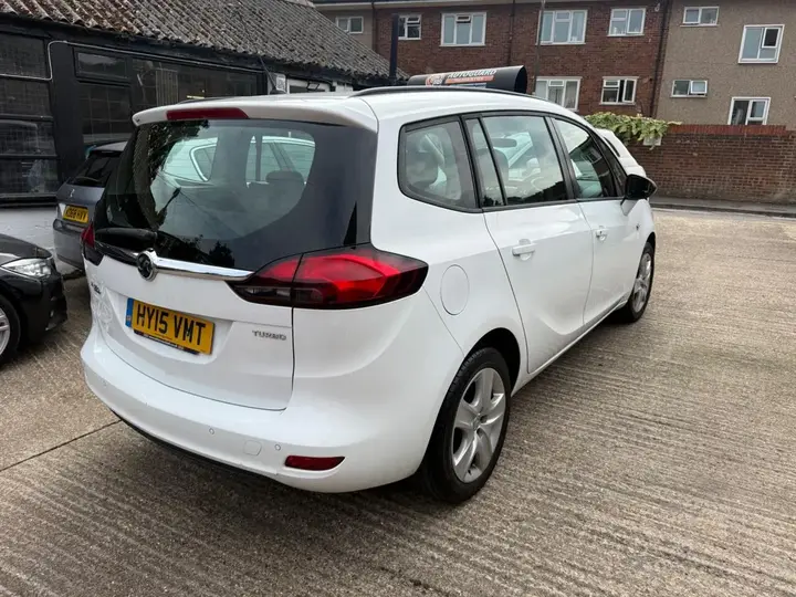 Vauxhall Zafira 2015 photo 2