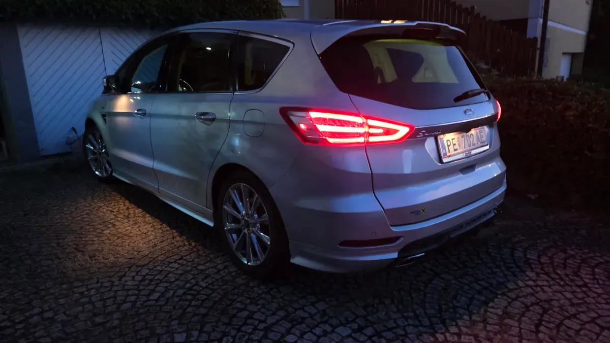 Ford S-Max 2017 photo 3