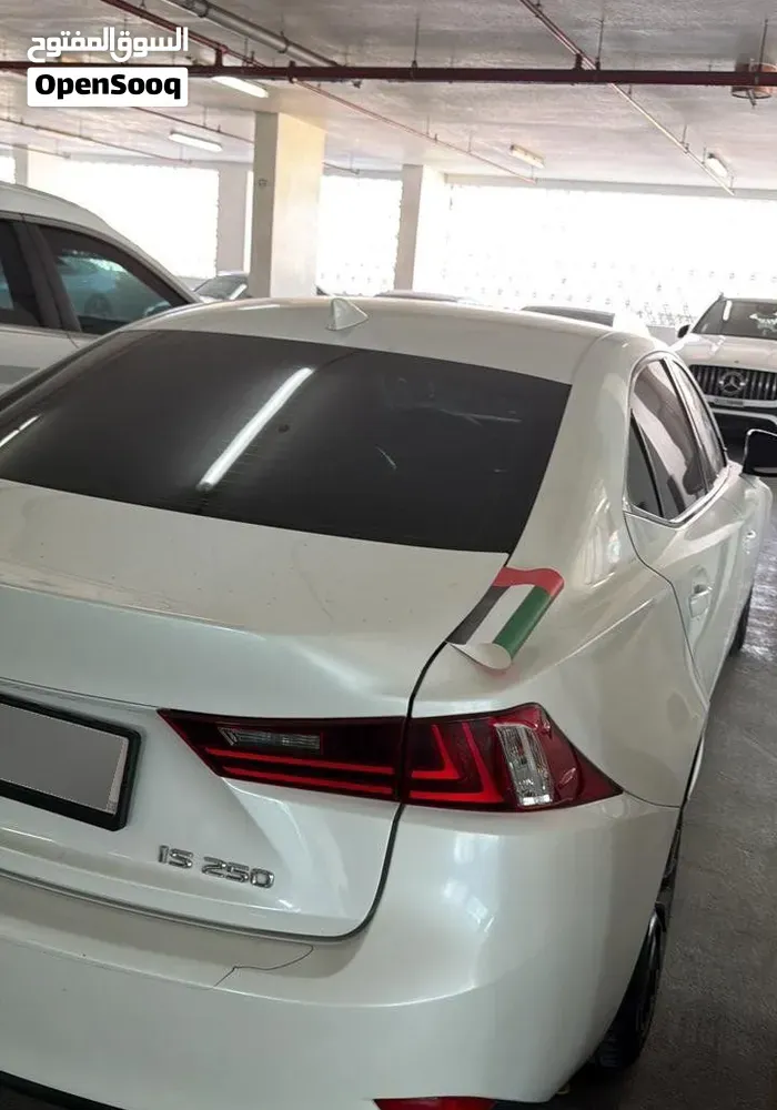 Lexus Is 250 2015 photo 2