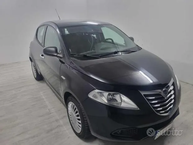 Lancia Ypsilon 2014 photo 2