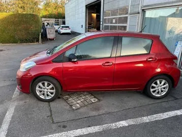 Toyota Yaris 2014 photo 2