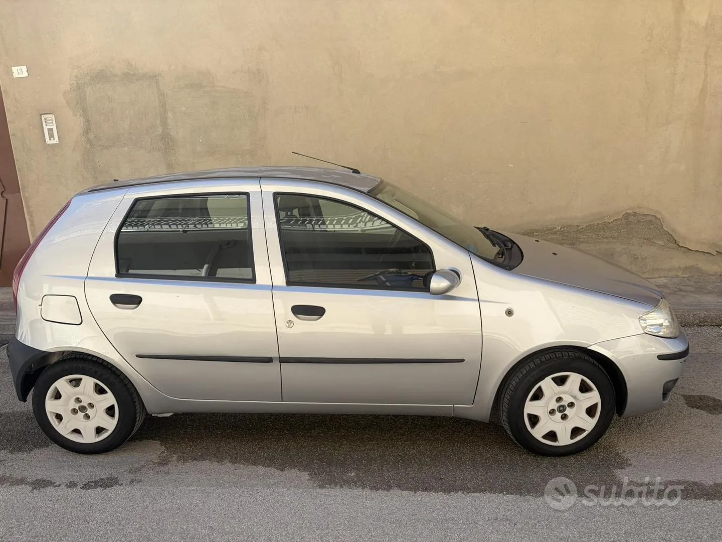 Fiat Punto 2005 photo 2