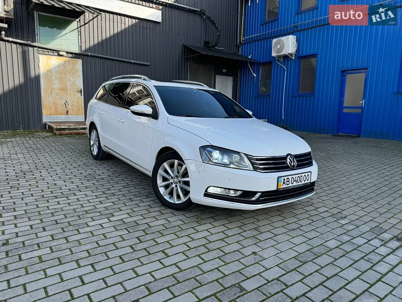 Volkswagen Passat 2011 photo 2