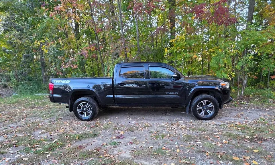 Toyota Tacoma 2017 photo 2