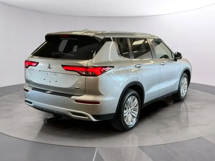 Mitsubishi Outlander 2024 photo 5