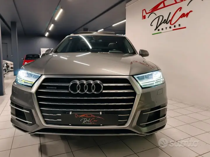 Audi Q7 2015 photo 2