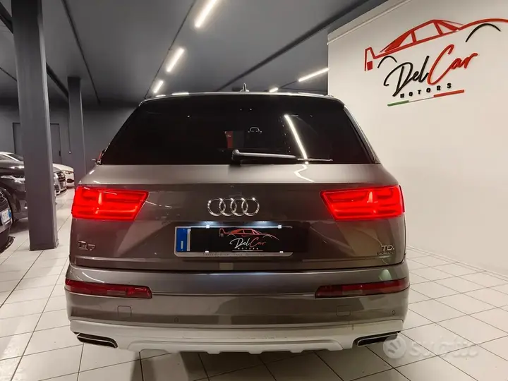 Audi Q7 2015 photo 5
