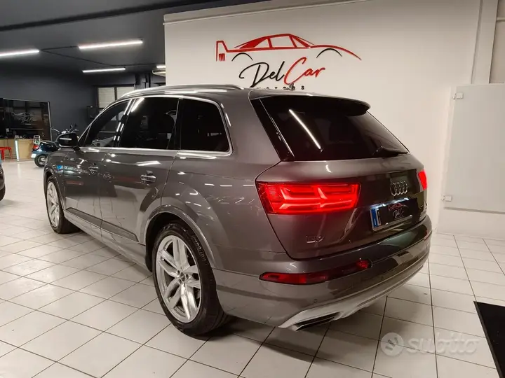Audi Q7 2015 photo 4