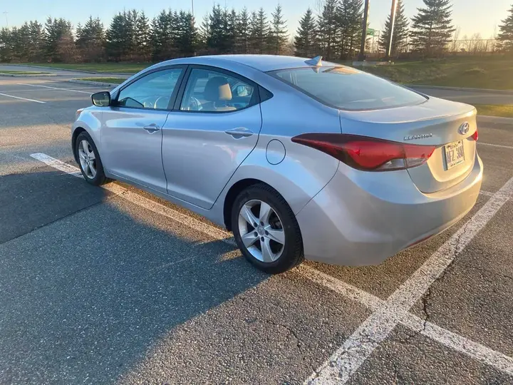 Hyundai Elantra 2013 photo 3