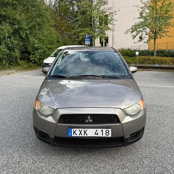 Mitsubishi Colt 2011 photo 3
