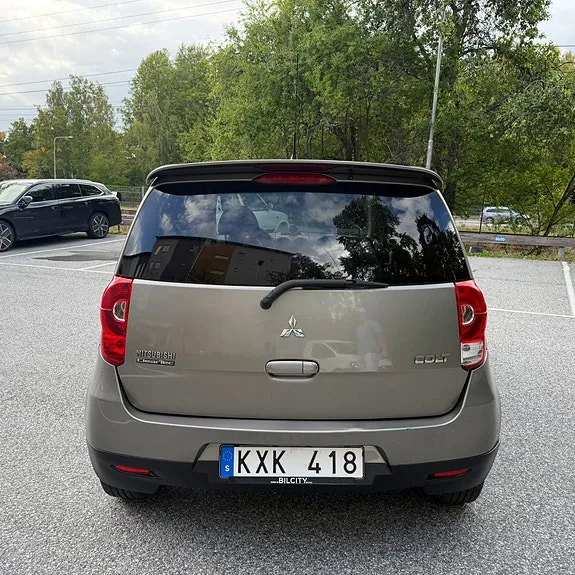 Mitsubishi Colt 2011 photo 4