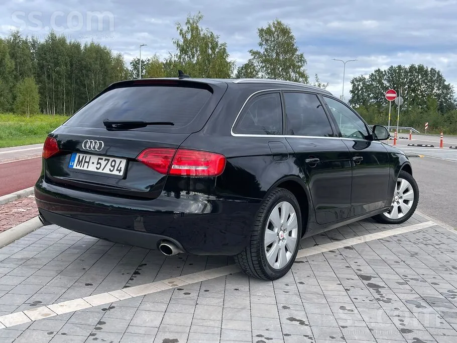 Audi A4 2009 photo 4