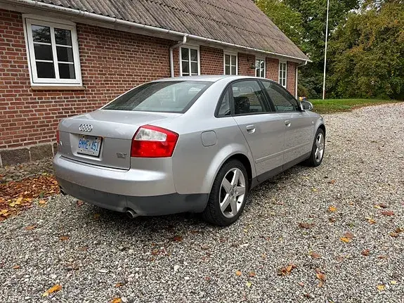 Audi A4 2002 photo 4