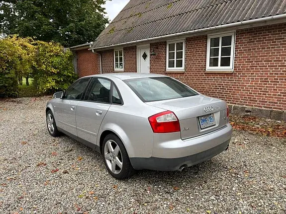 Audi A4 2002 photo 3
