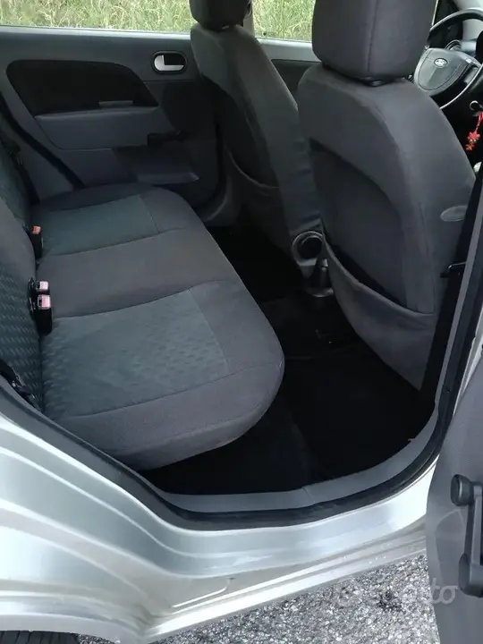 Ford Fiesta 2002 photo 5