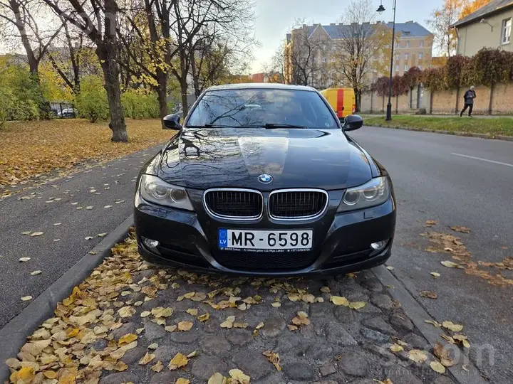 BMW 320I 2010 photo 2