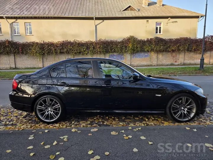 BMW 320I