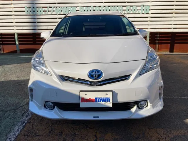 Toyota Prius Α 2012 photo 4