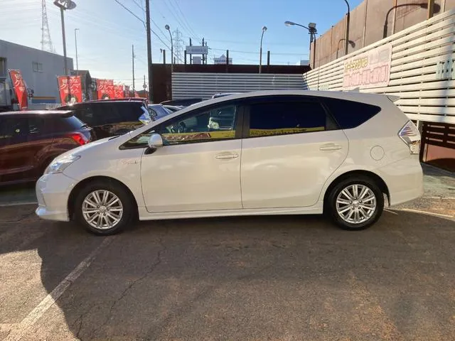 Toyota Prius Α 2012 photo 5