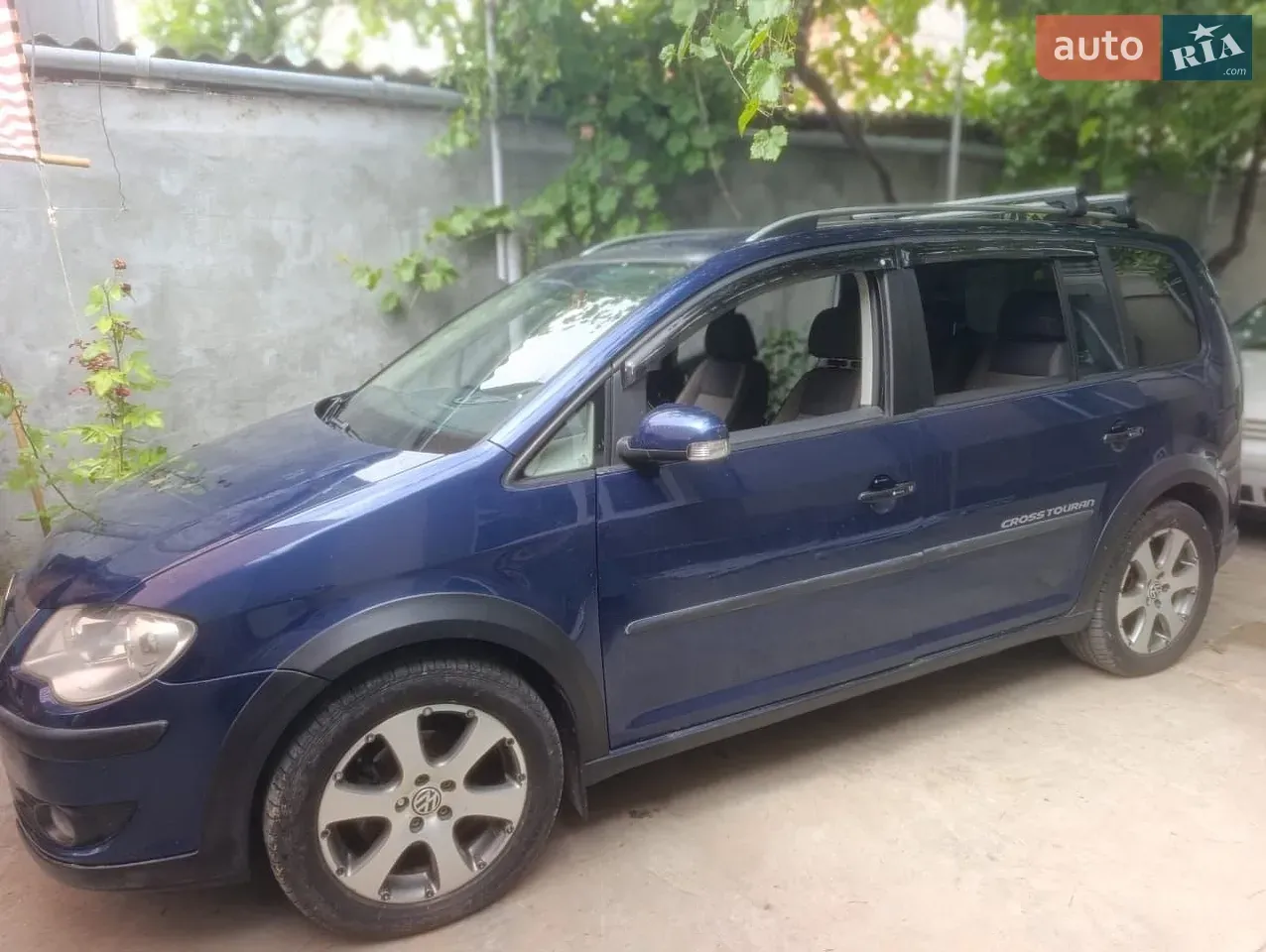 Volkswagen Cross Touran 2008 photo 3