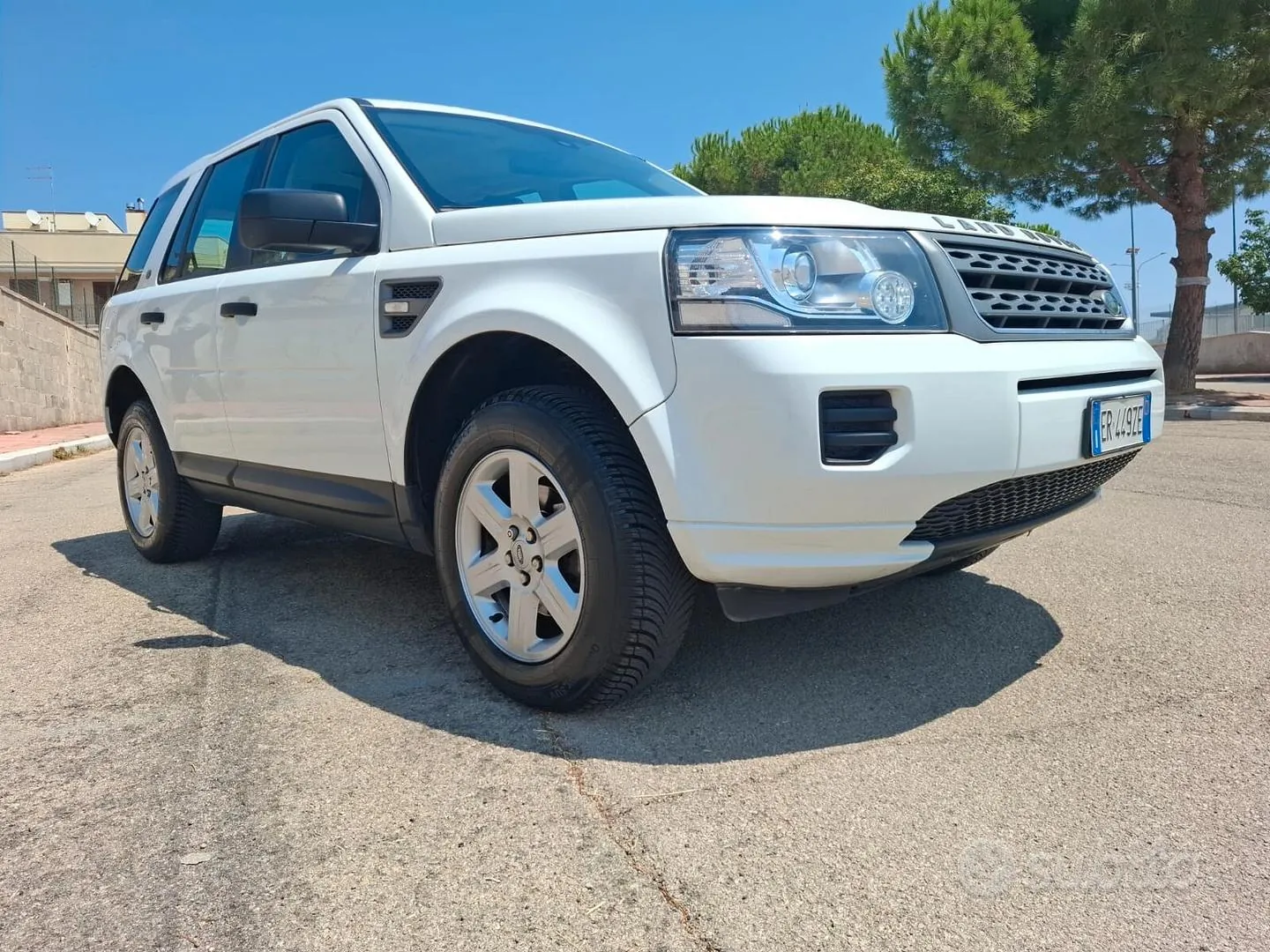 Land Rover Freelander 2013 photo 4