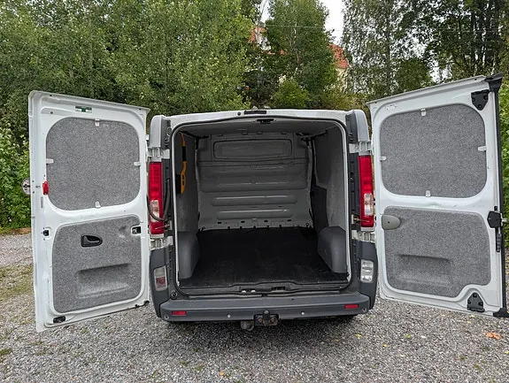 Renault Trafic 2013 photo 2