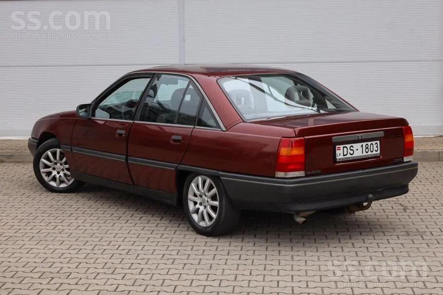 Opel Omega 1988 photo 4