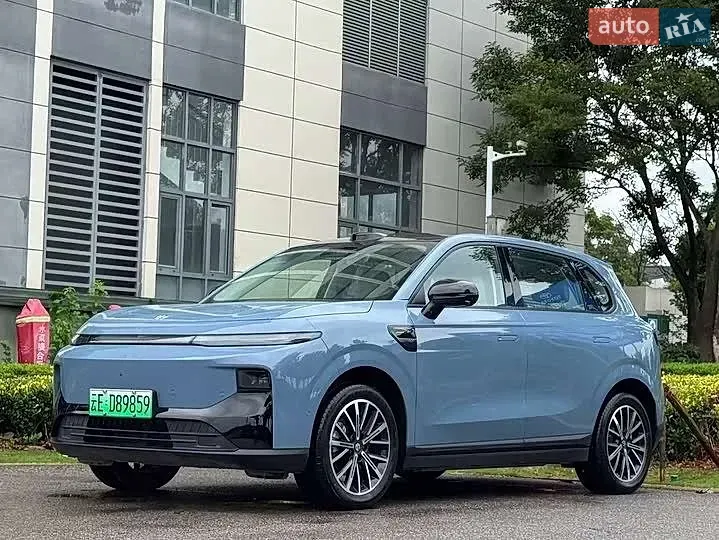 Leapmotor B10