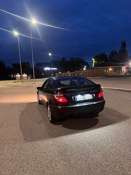 Mercedes-Benz C180 2004 photo 4