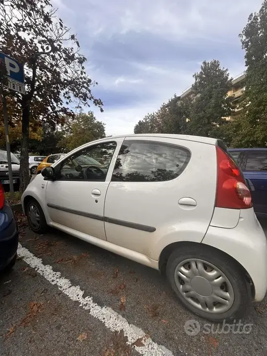 Peugeot 107 2011 photo 3