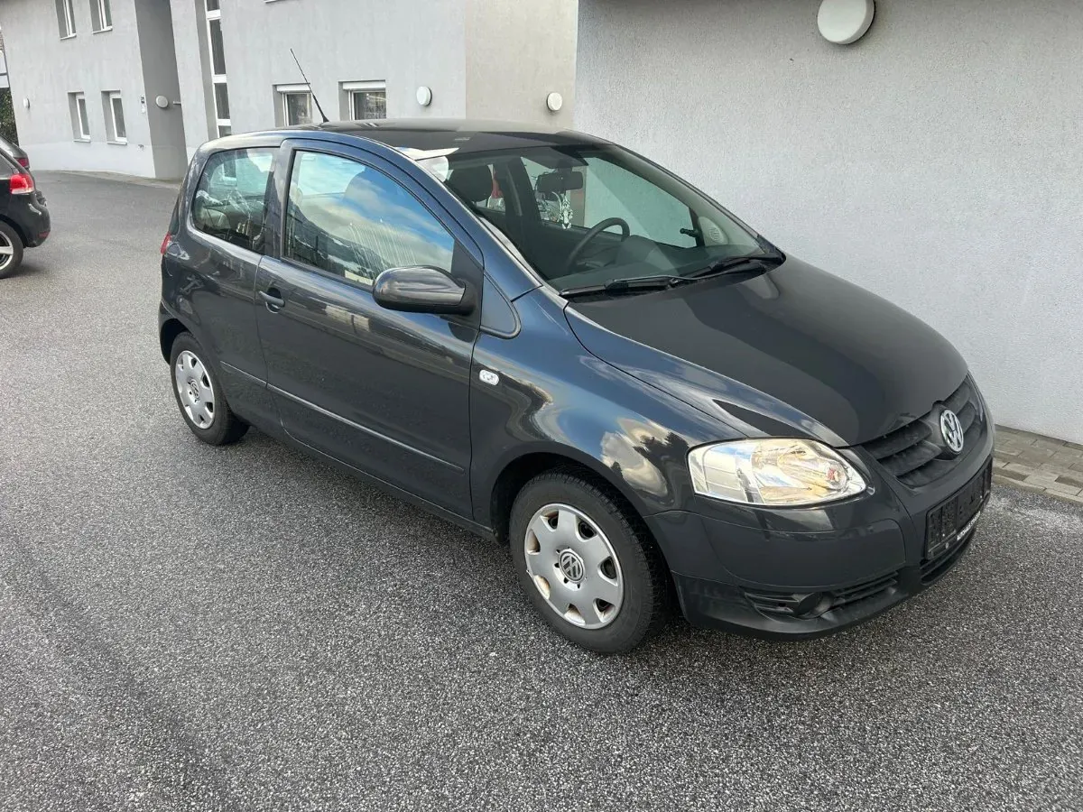 Volkswagen Fox 2011 photo 2
