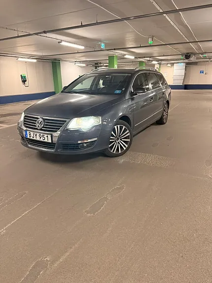 Volkswagen Passat 2010 photo 2