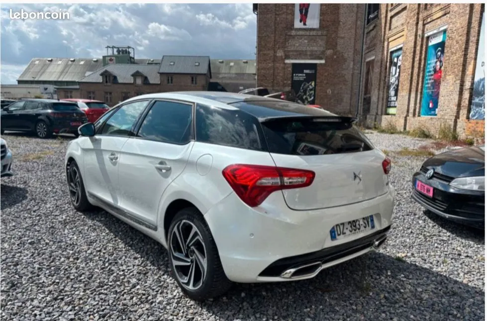 DS Automobiles Ds5 2016 photo 4