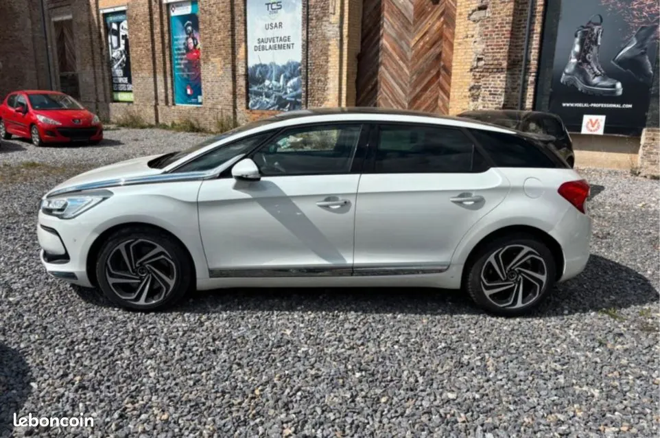 DS Automobiles Ds5 2016 photo 3