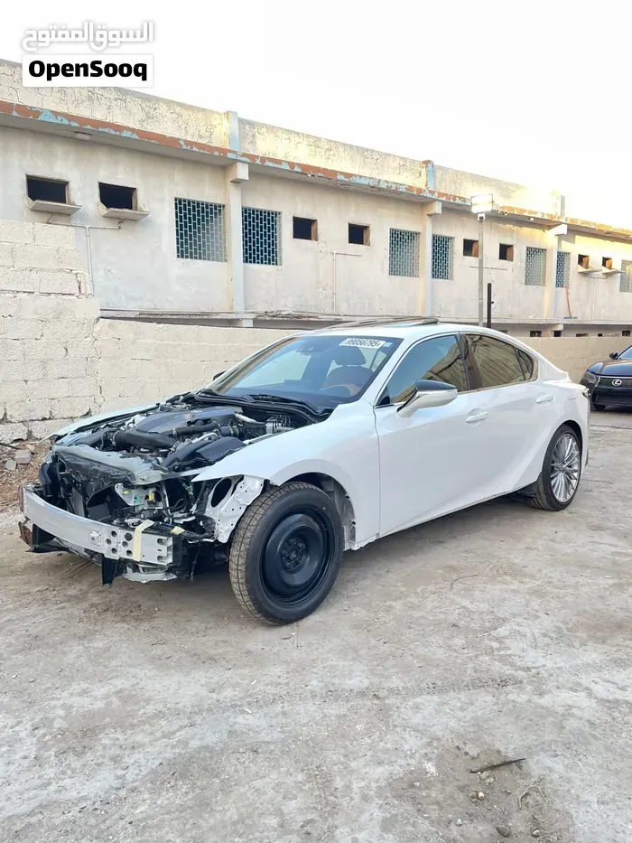 Lexus Is 300 2025 photo 4