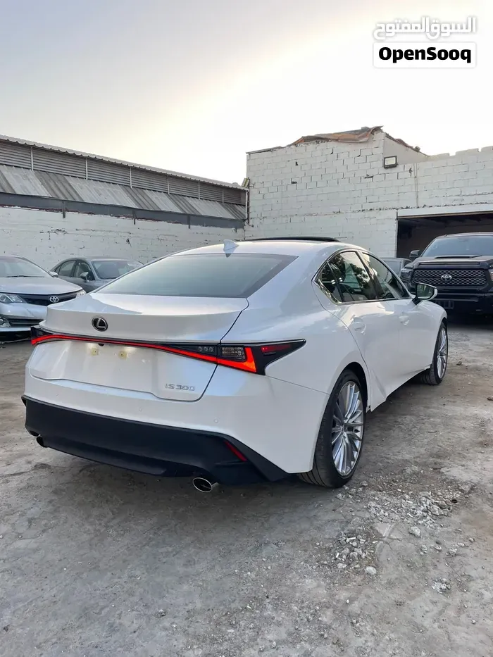 Lexus Is 300 2025 photo 3