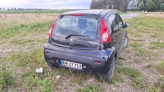 Peugeot 107 2006 photo 4
