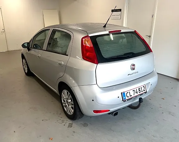 Fiat Punto 2015 photo 4