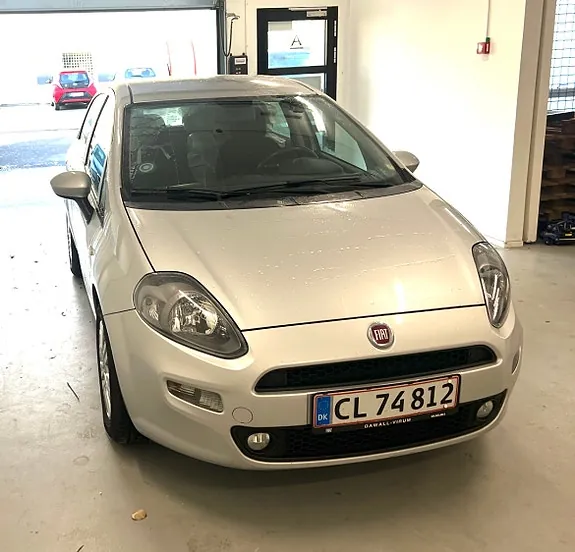 Fiat Punto 2015 photo 2