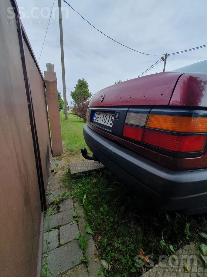 Volkswagen Passat 1988 photo 4